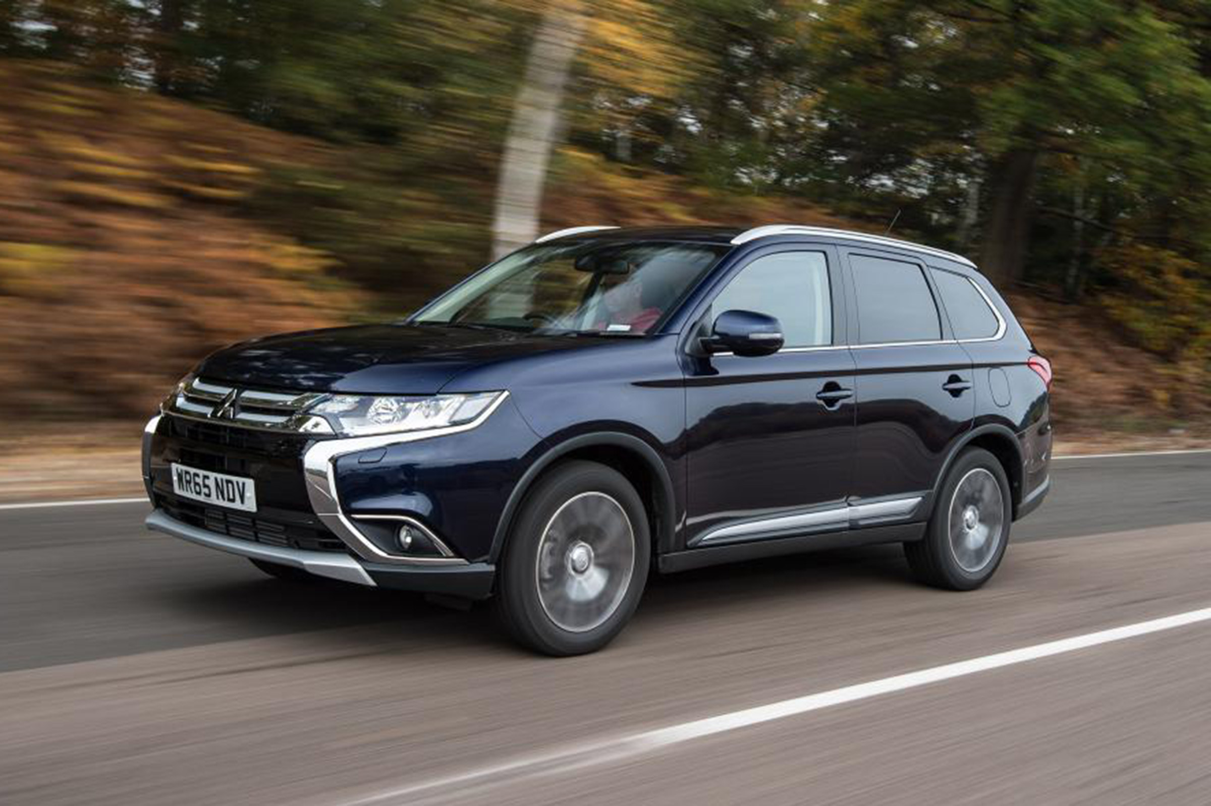 Used Mitsubishi Outlander - front action