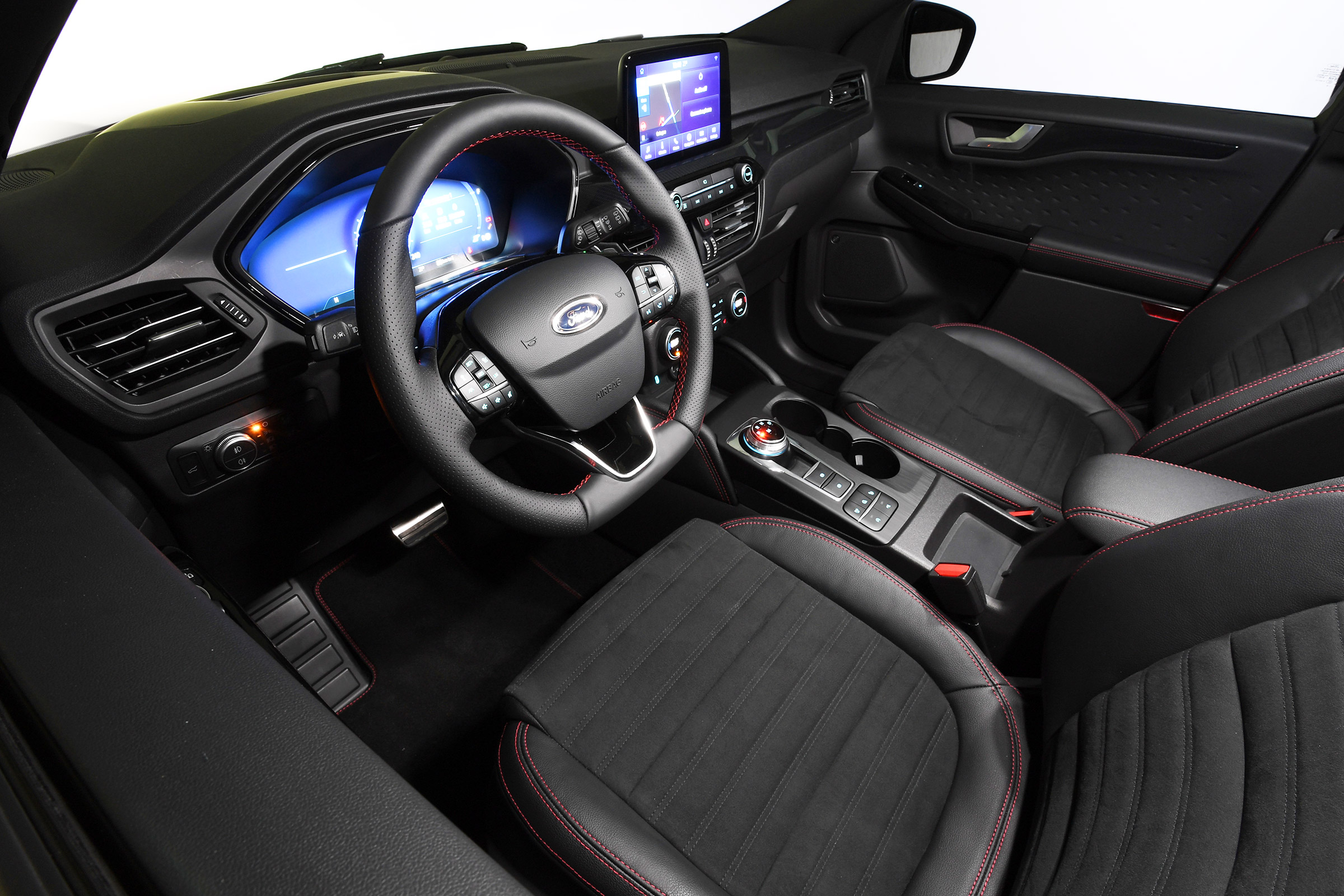 Ford Kuga - studio dash