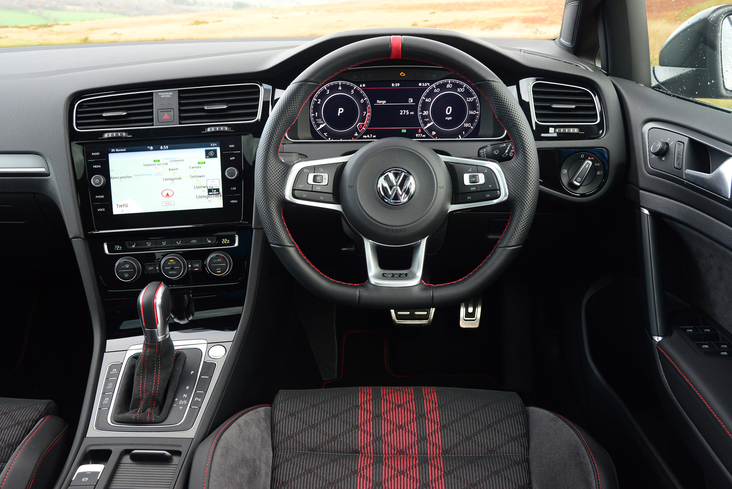 Volkswagen Golf GTI TCR - dash