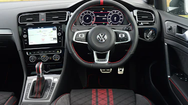 Volkswagen Golf GTI TCR - dash