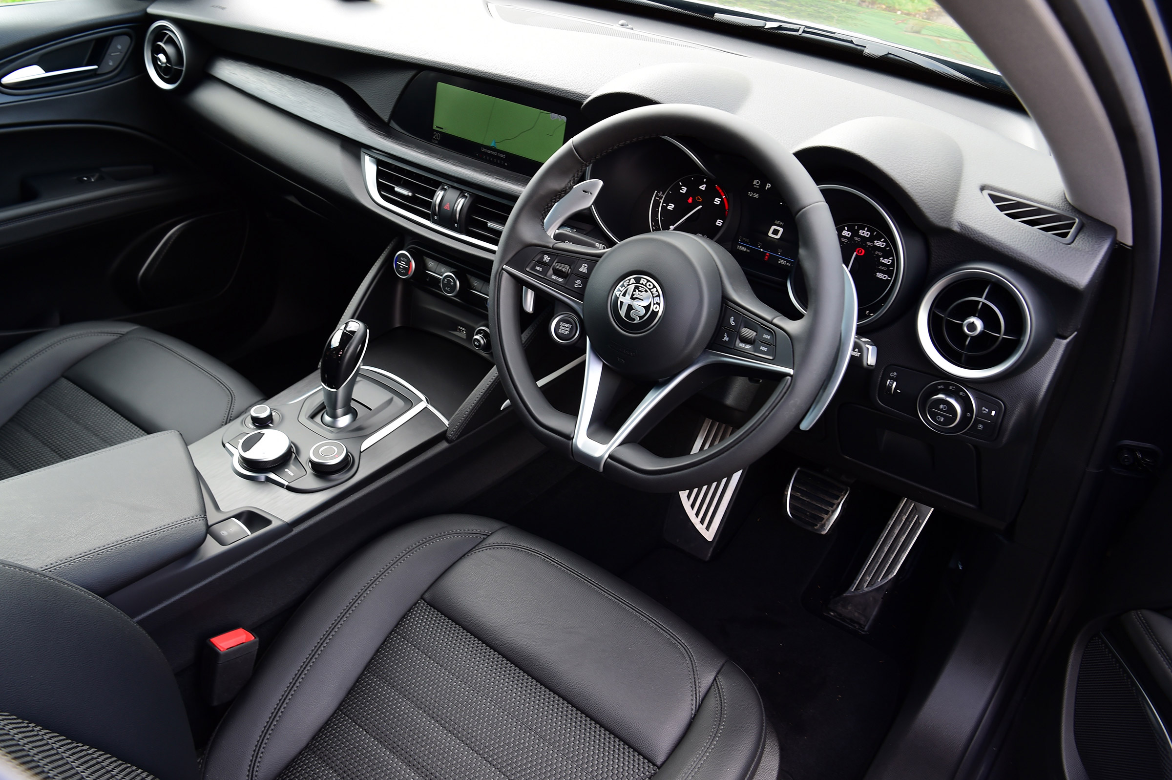 Alfa Romeo Stelvio Nero Edizione - dash