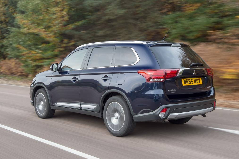 Used Mitsubishi Outlander - rear action