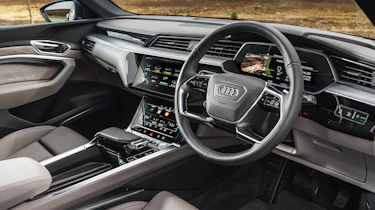 Audi e-tron - dash