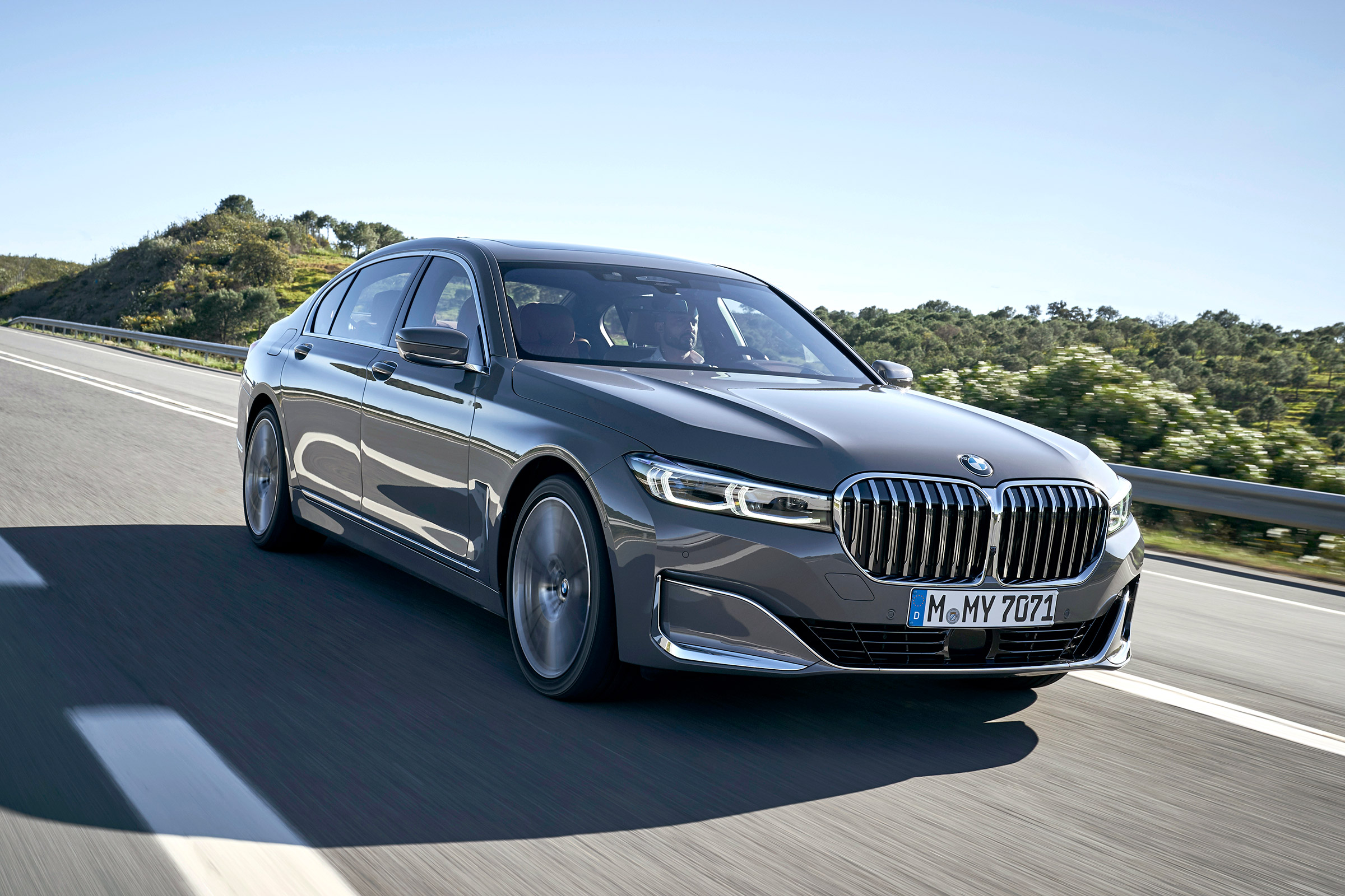 BMW 750i - front tracking