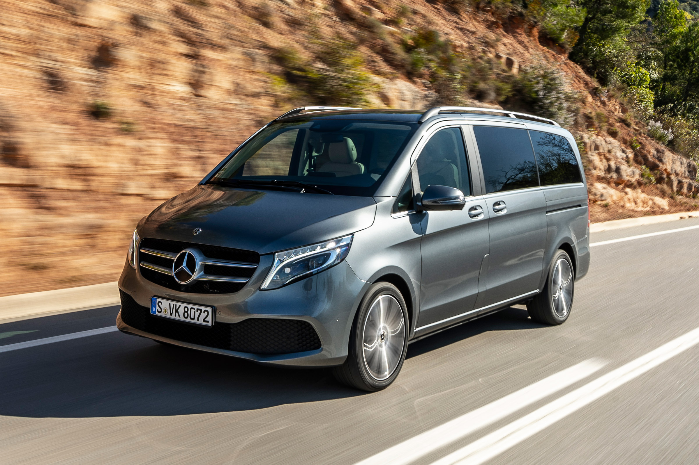Mercedes V-Class - front tracking