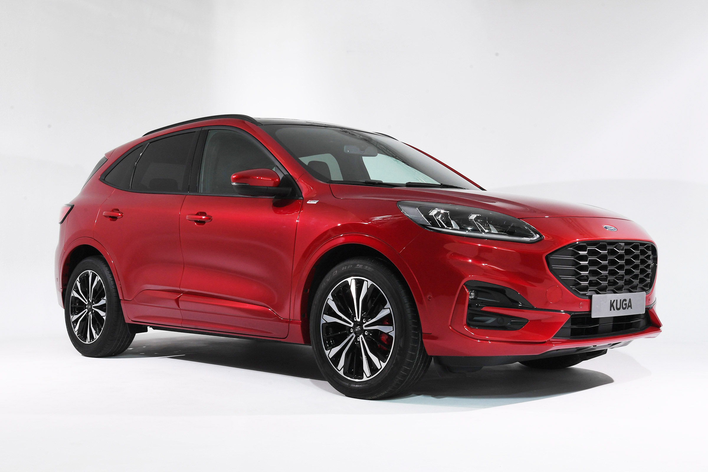 Ford Kuga - studio front static