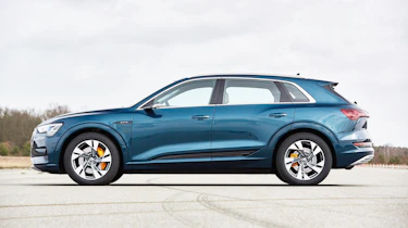 Audi e-tron - side