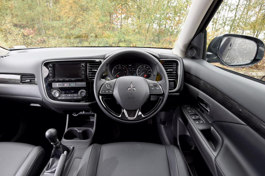 Used Mitsubishi Outlander - dash