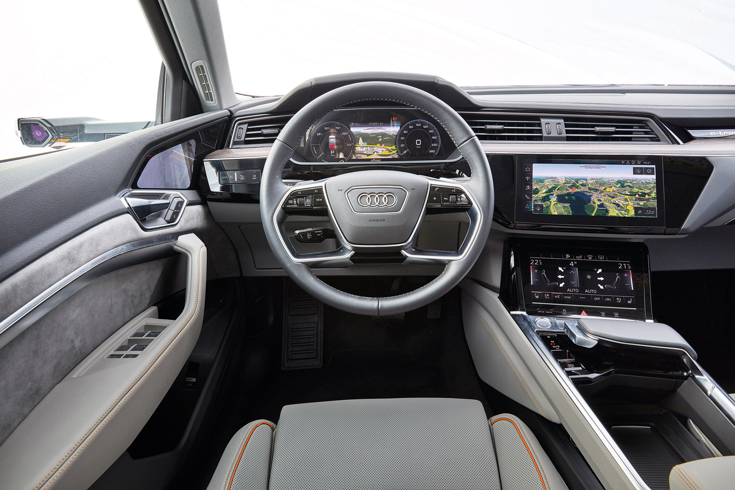 Audi e-tron - dash