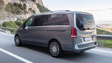 Mercedes V-Class - rear tracking
