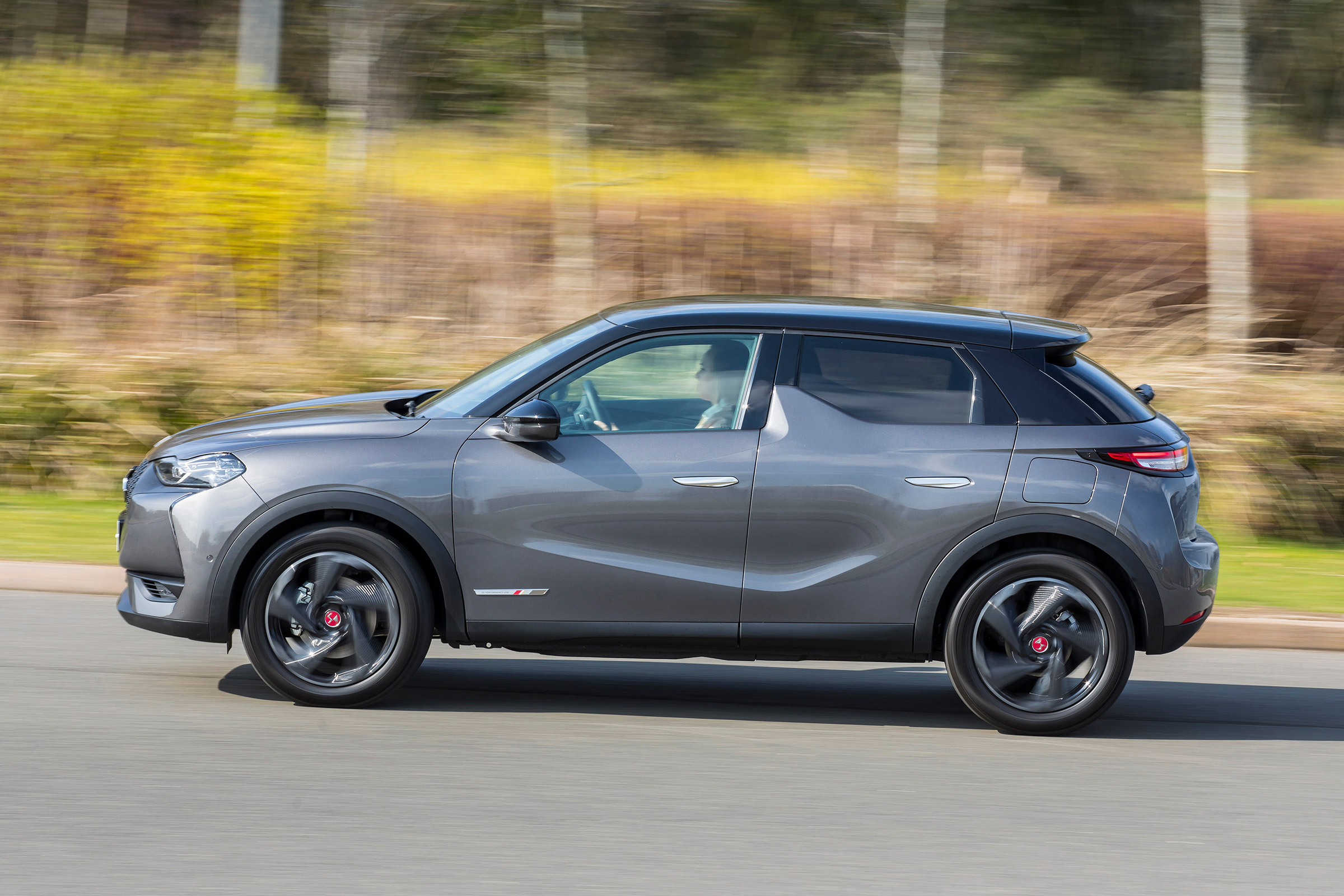DS 3 Crossback - side