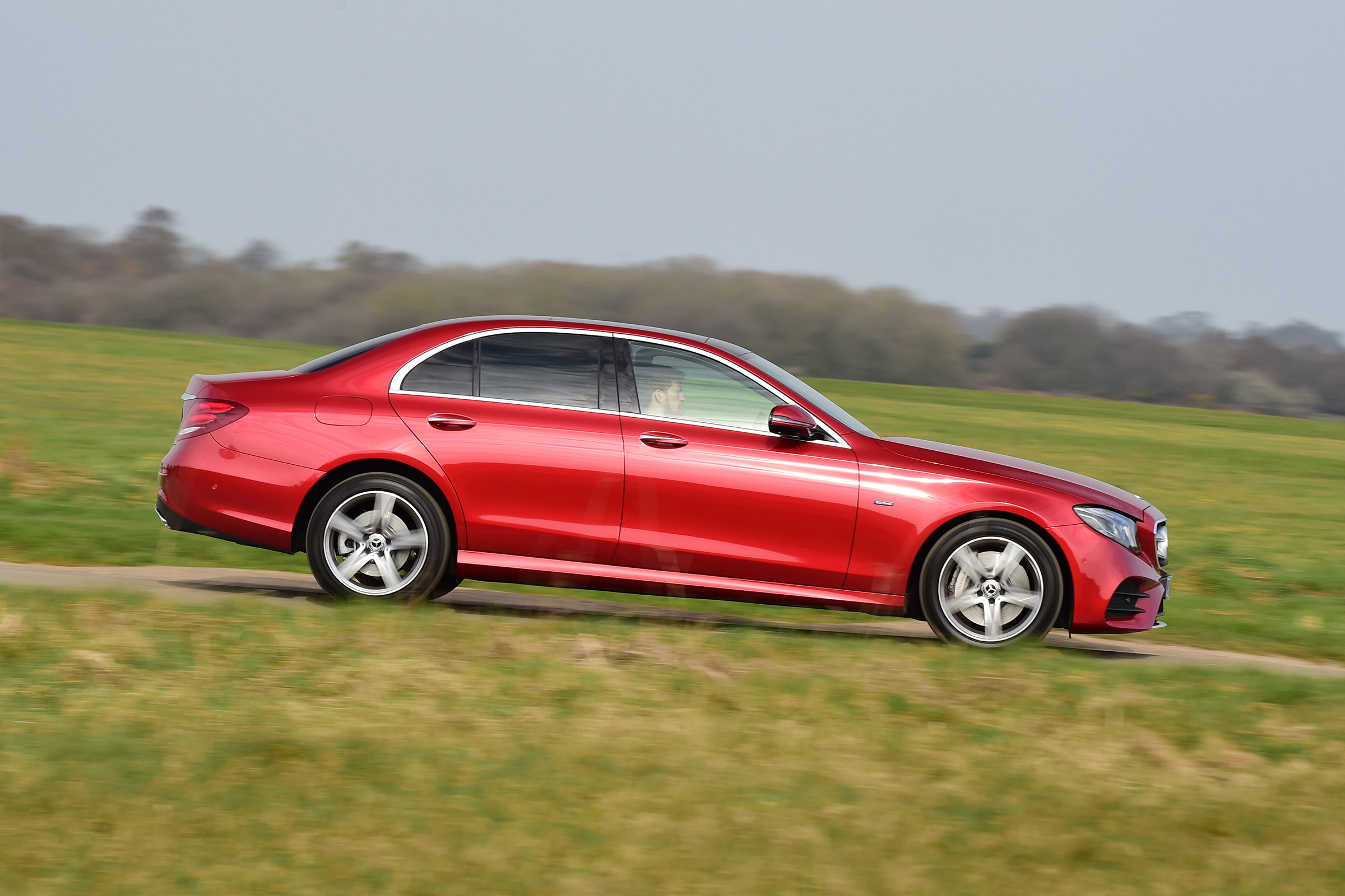 Mercedes E 300 e - side