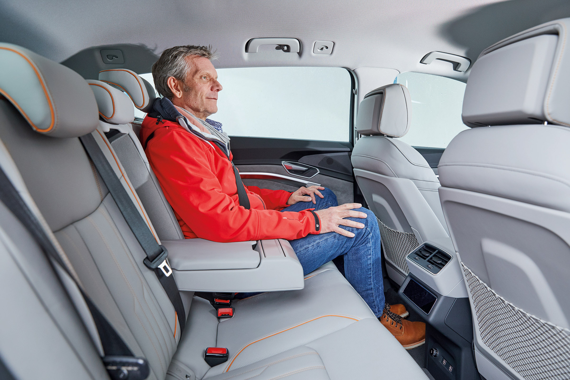 Audi e-tron - rear seats