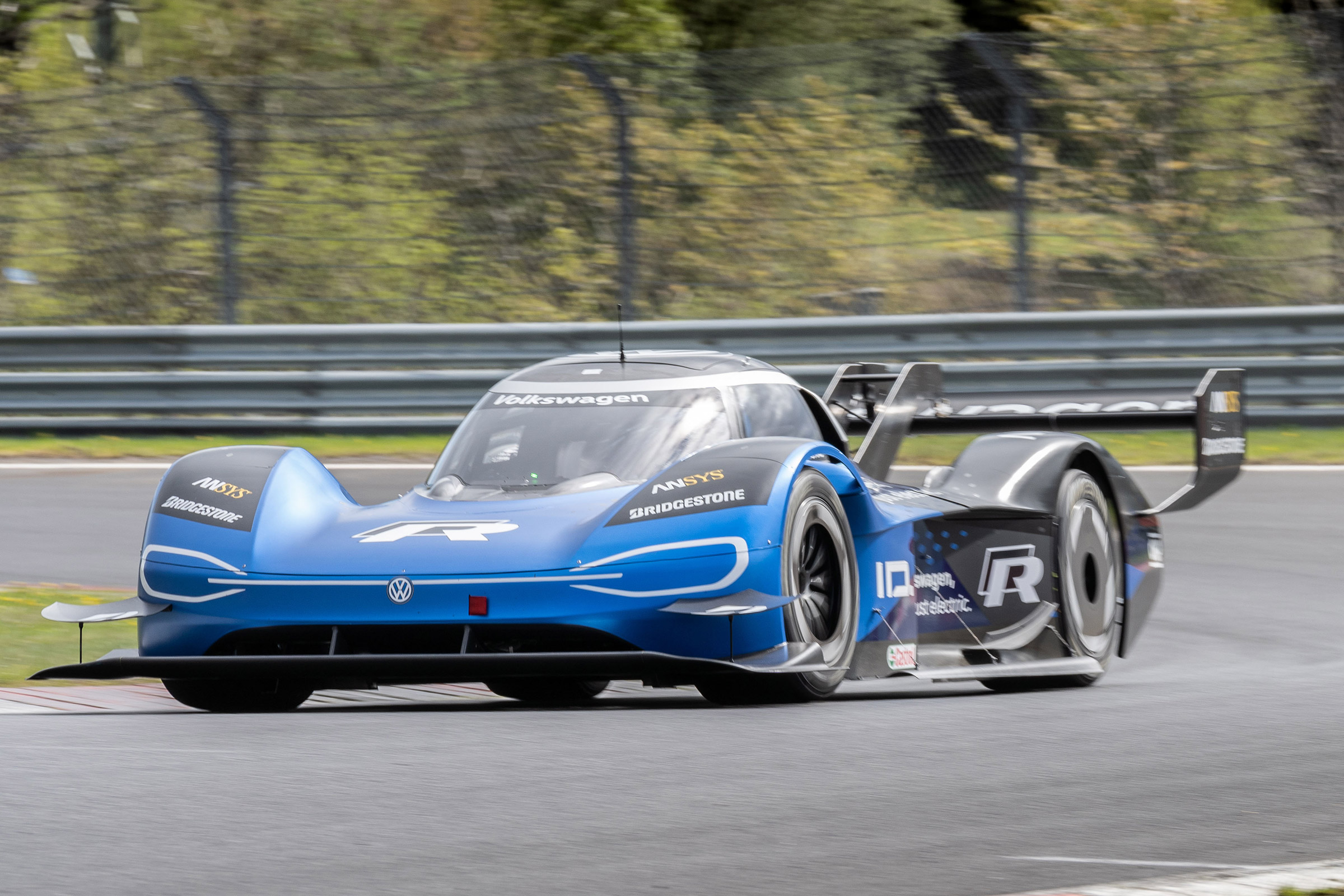 Volkswagen ID. R - Nurburgring front cornering