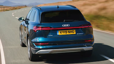 Audi e-tron - rear tracking