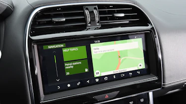 Jaguar XE - infotainment