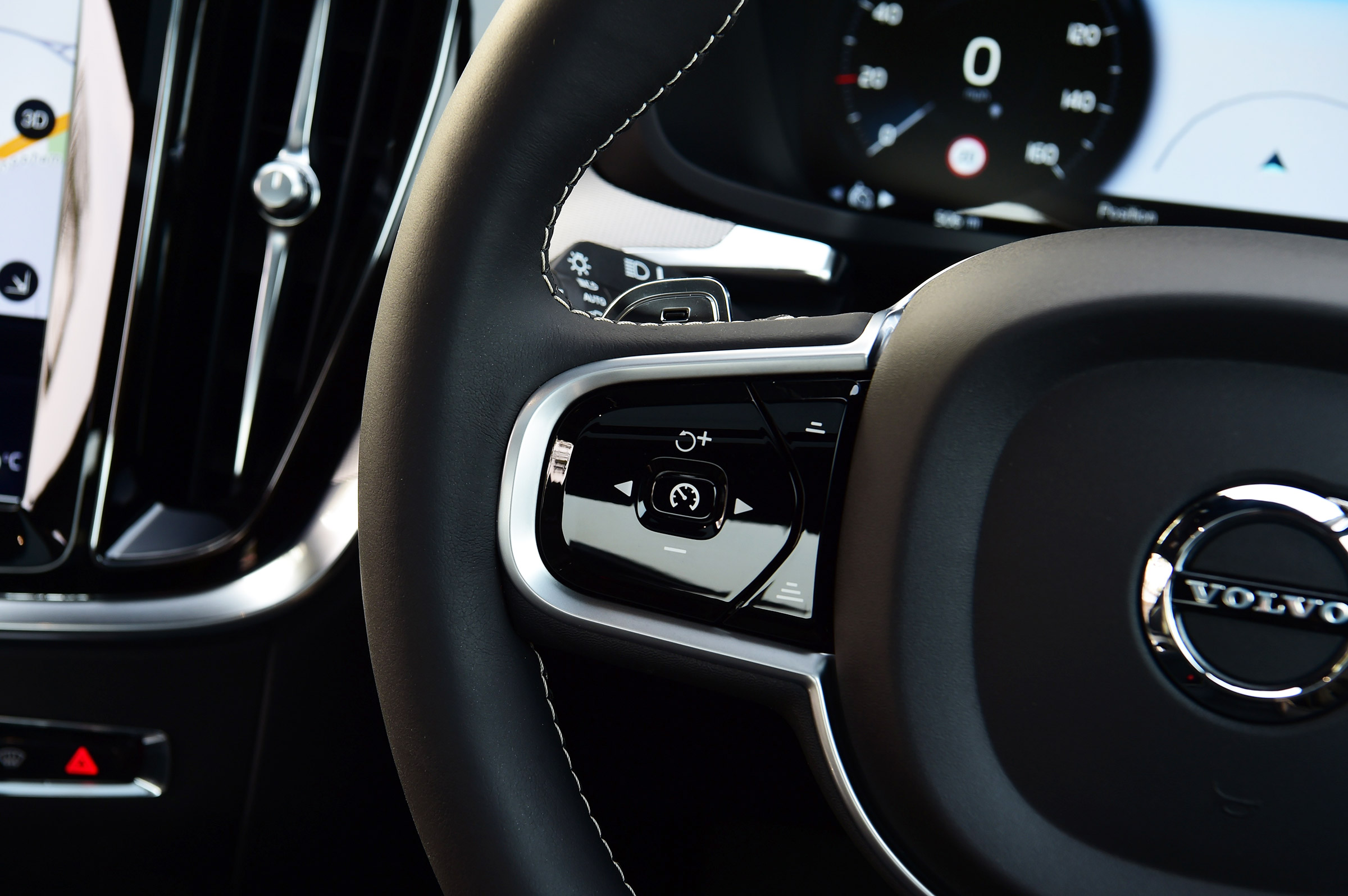 Volvo S60 - steering wheel