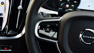 Volvo S60 - steering wheel