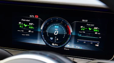 Mercedes E 300 e - dials
