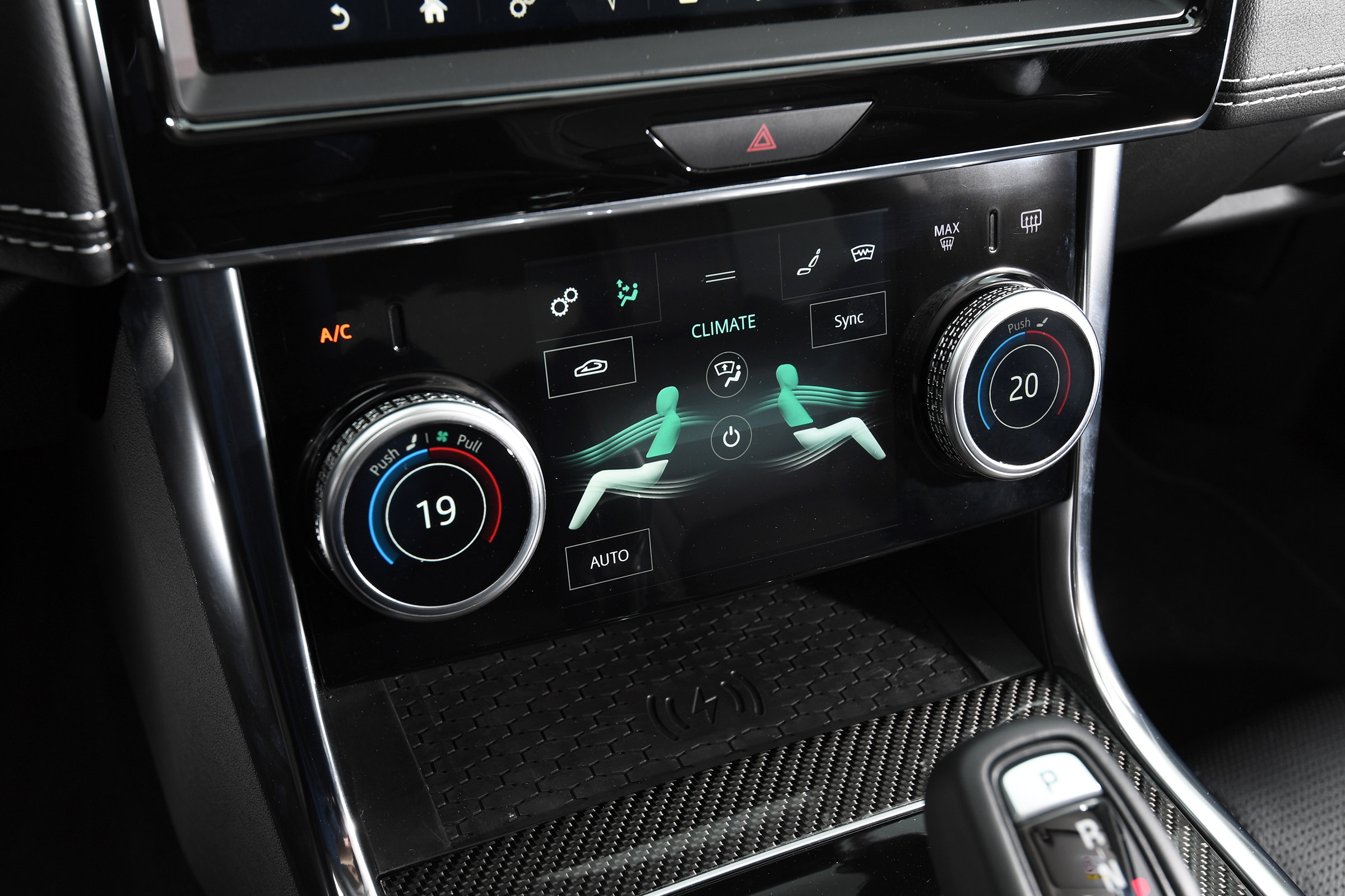 Jaguar XE - air con