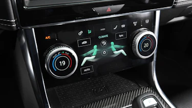 Jaguar XE - air con