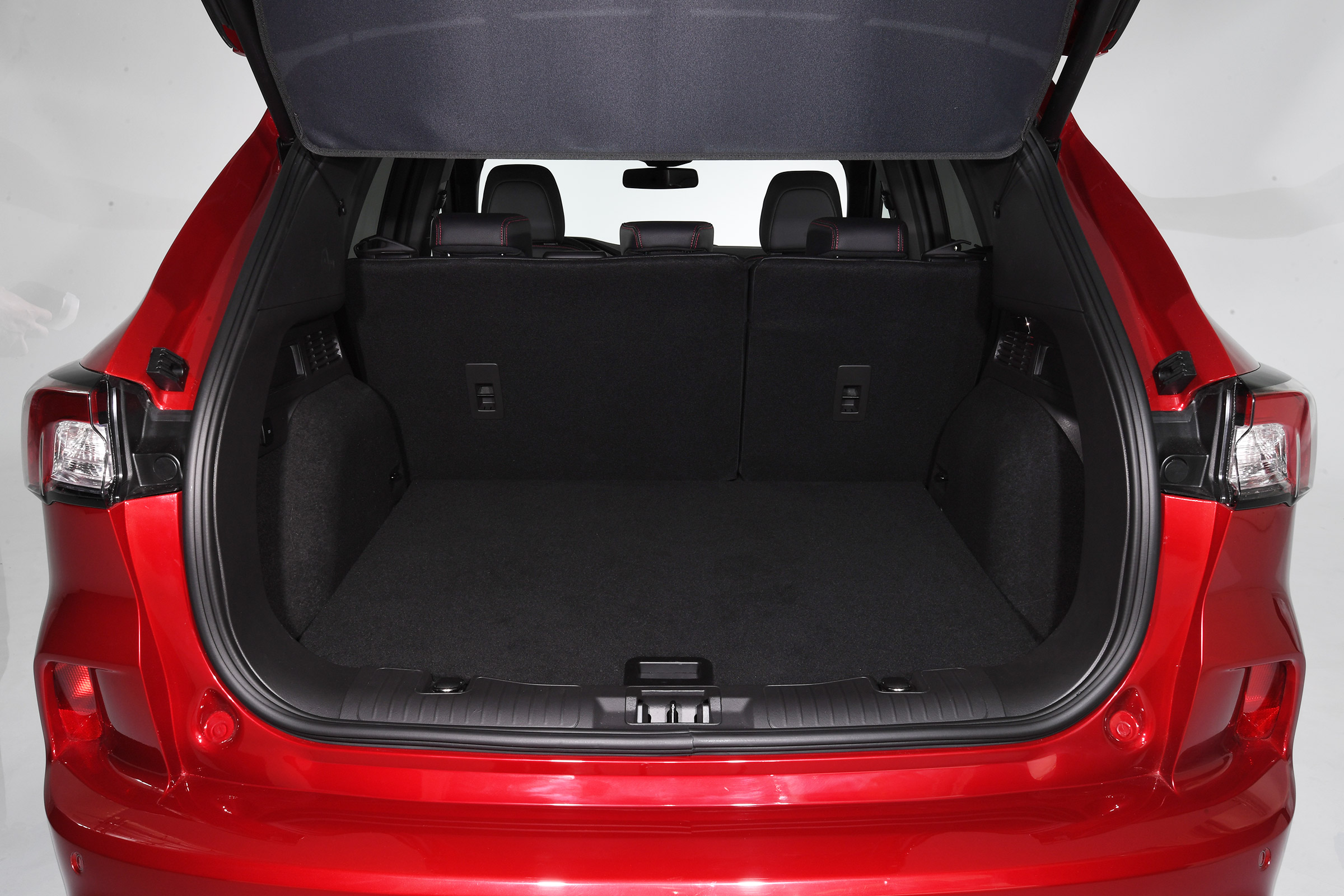 Ford Kuga - studio boot