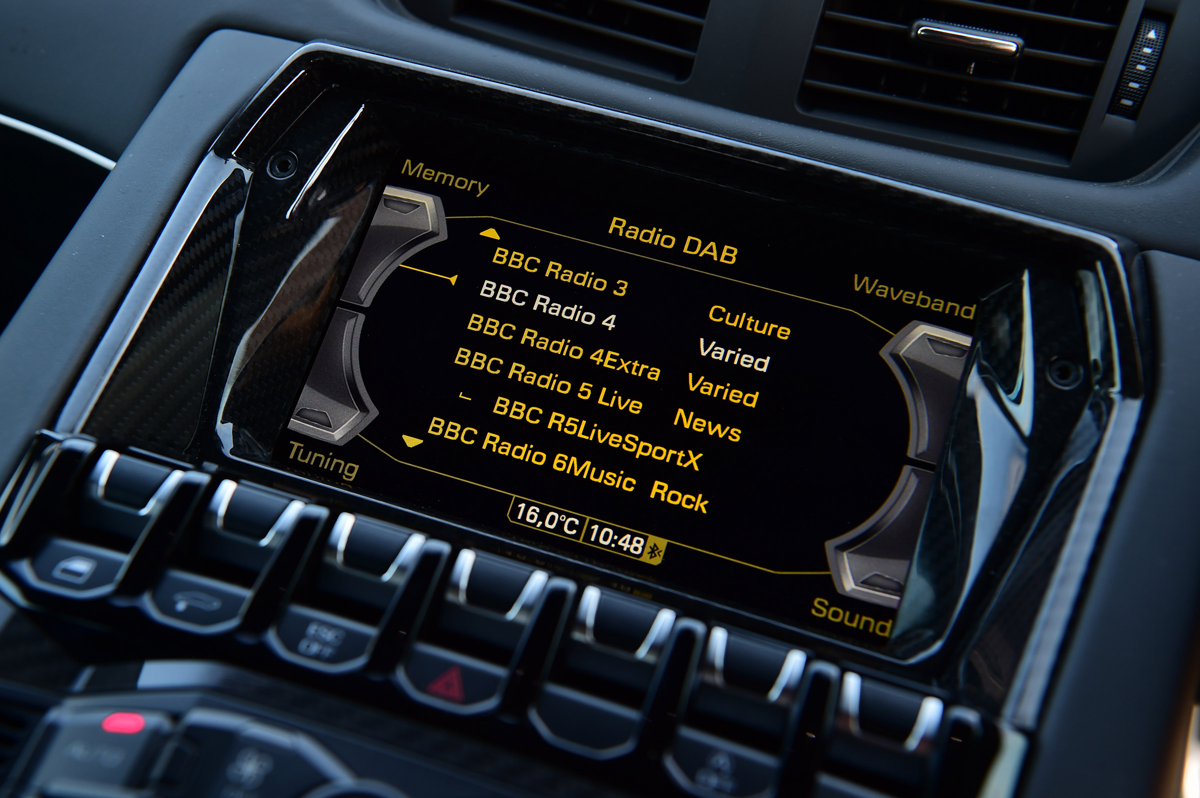 Lamborghini Aventador SVJ - infotainment
