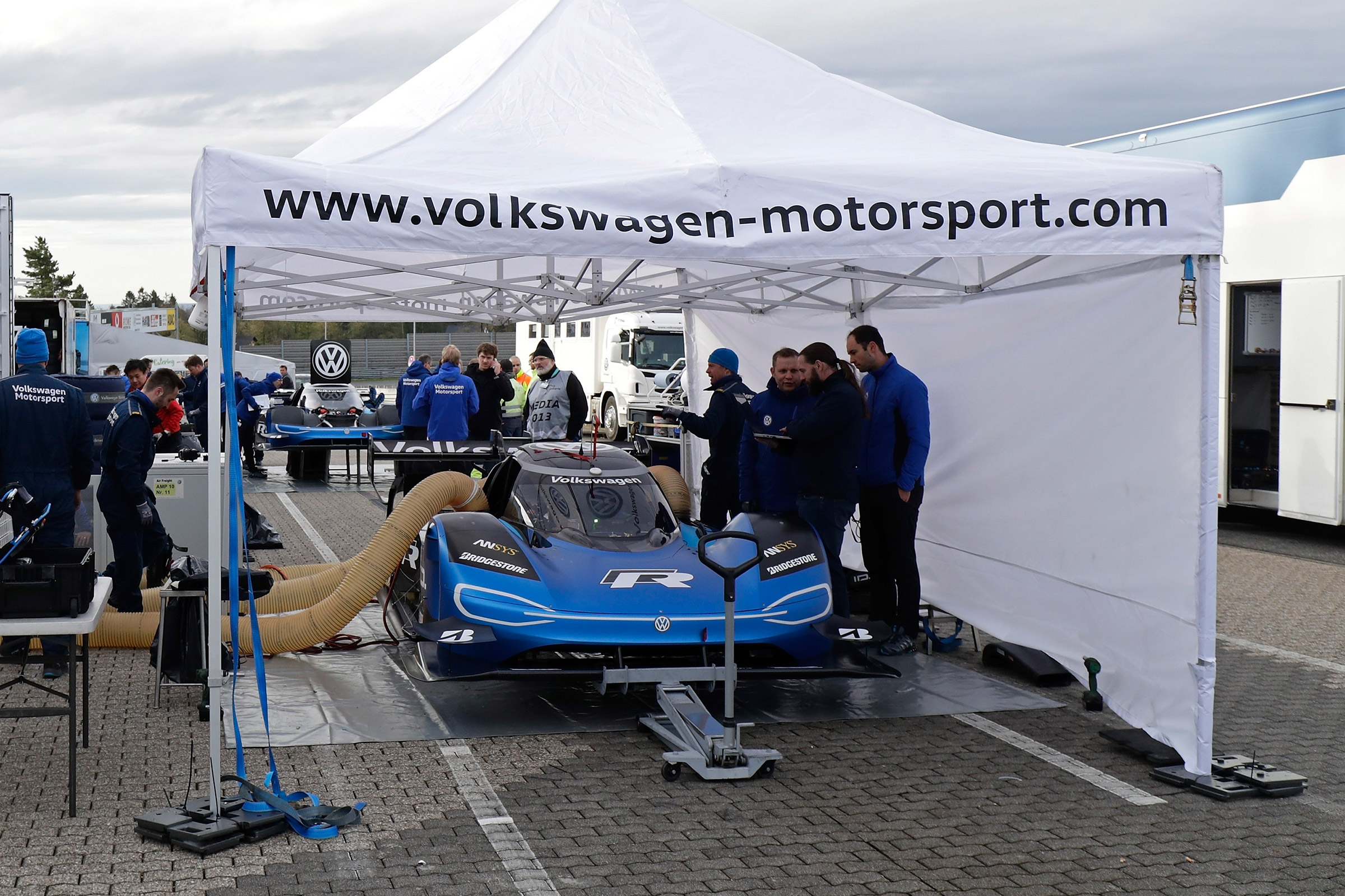 Volkswagen ID. R - Nurburgring pit