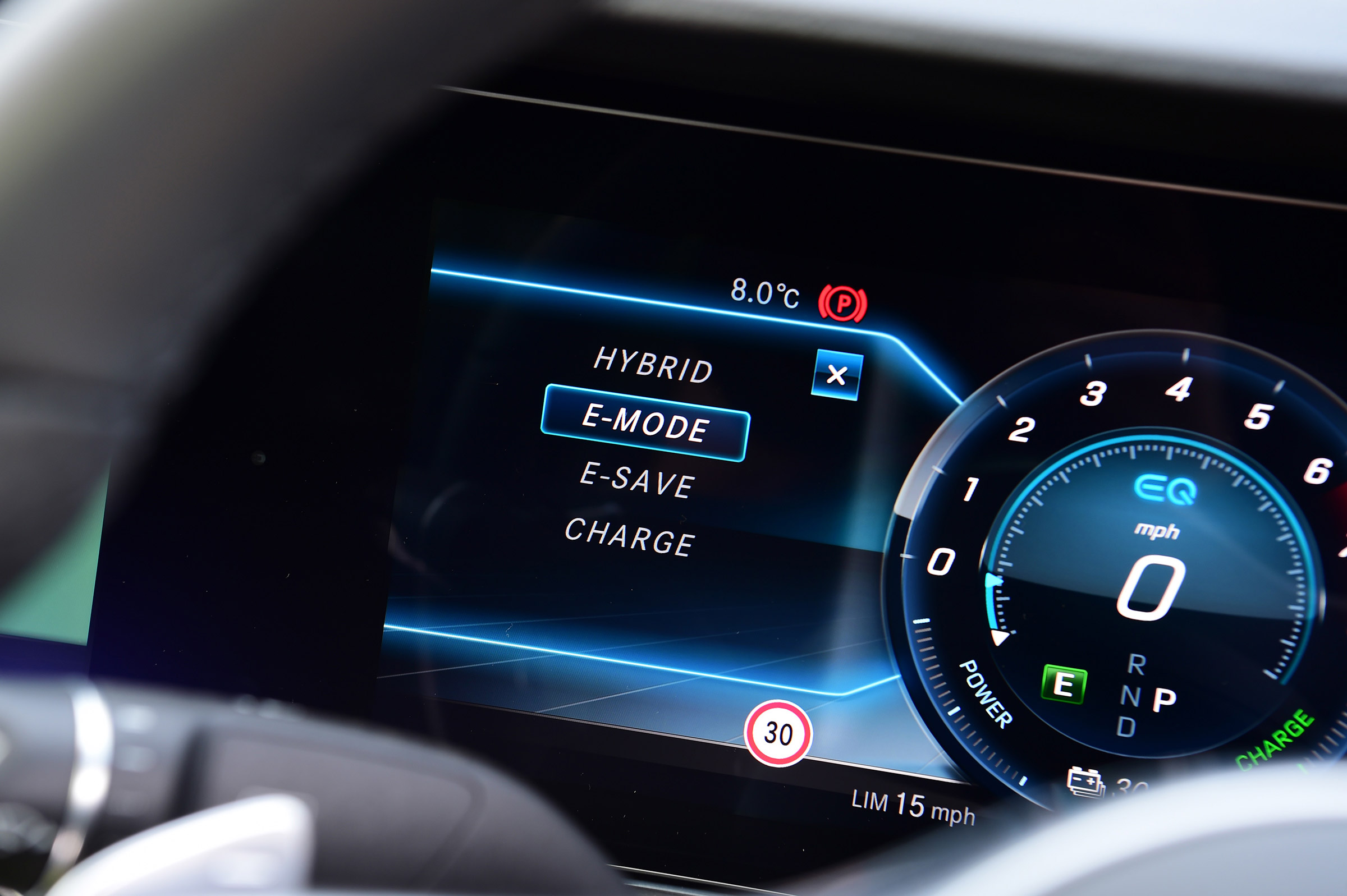 Mercedes E 300 e - drive mode