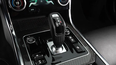 Jaguar XE - transmission