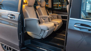 Mercedes V-Class - door open