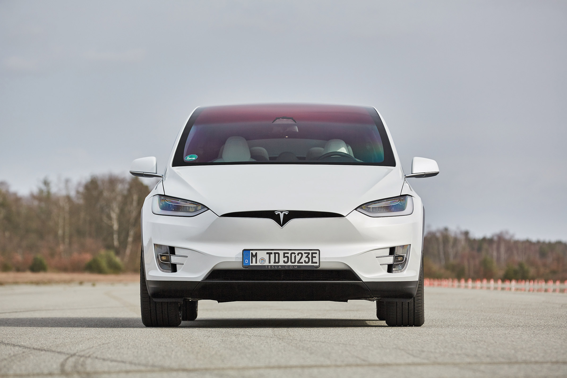 Tesla Model X - full front