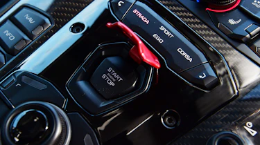 Lamborghini Aventador SVJ - start/stop