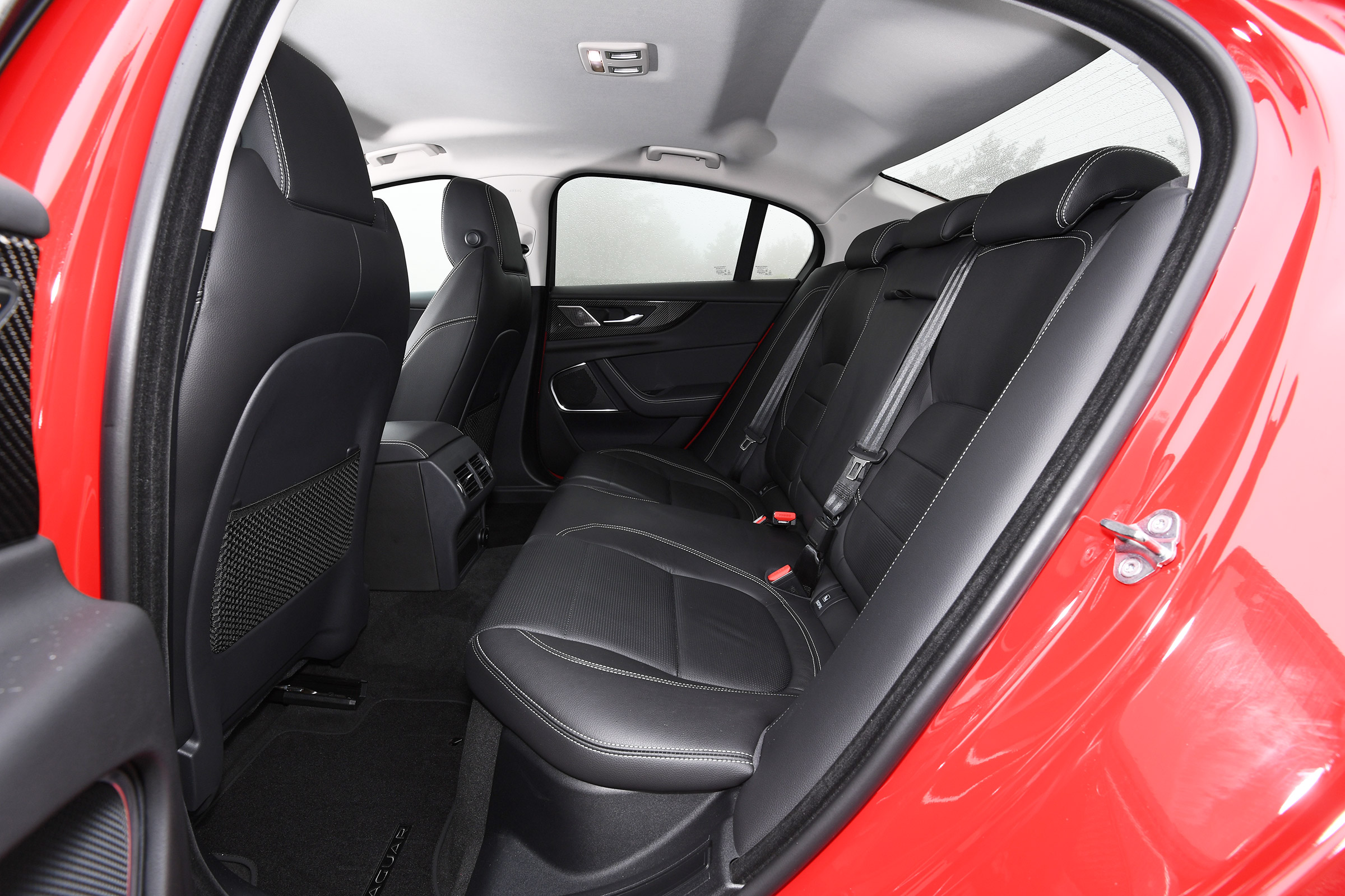 Jaguar XE - rear seats