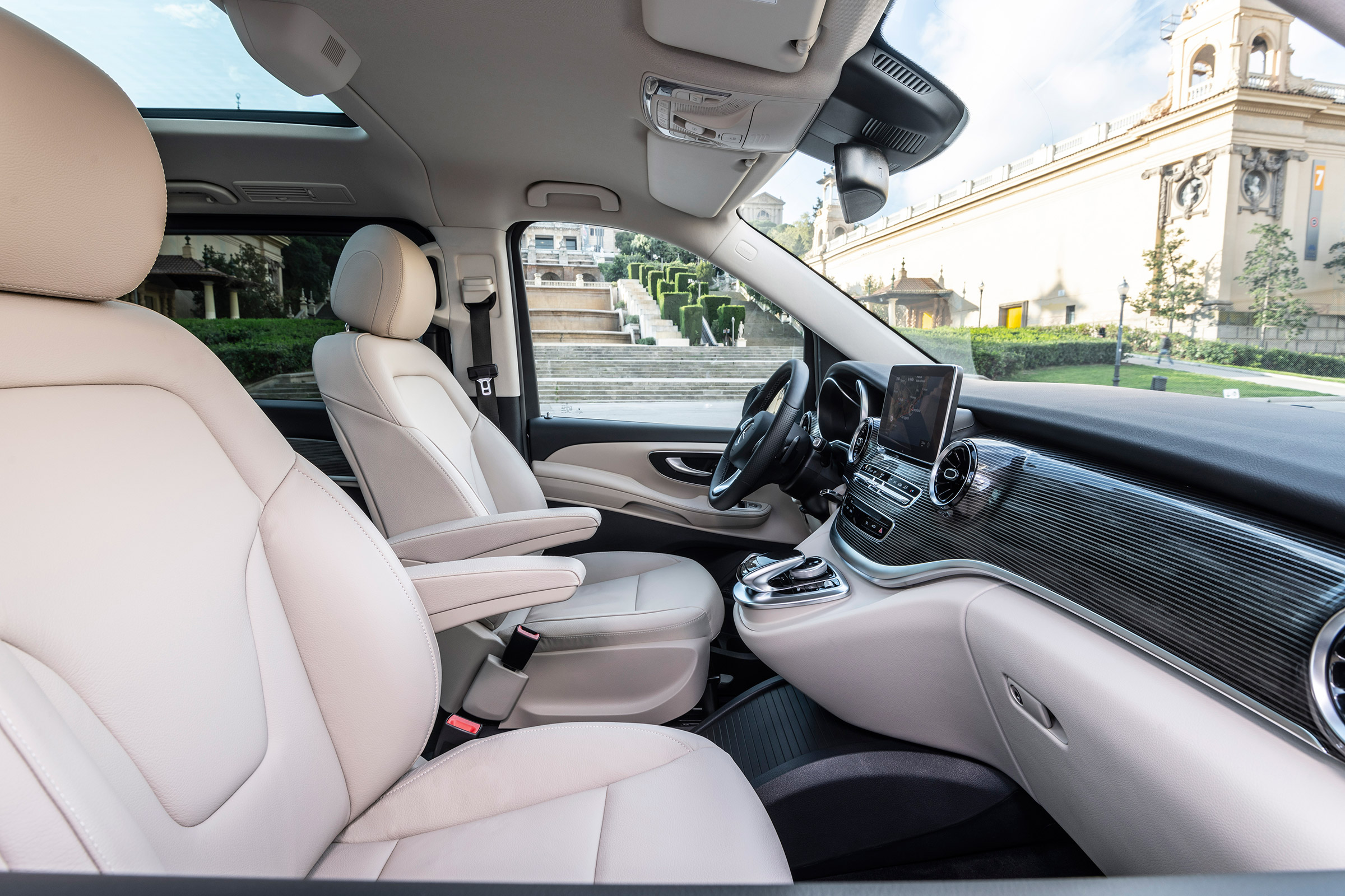 Mercedes V-Class - front seats