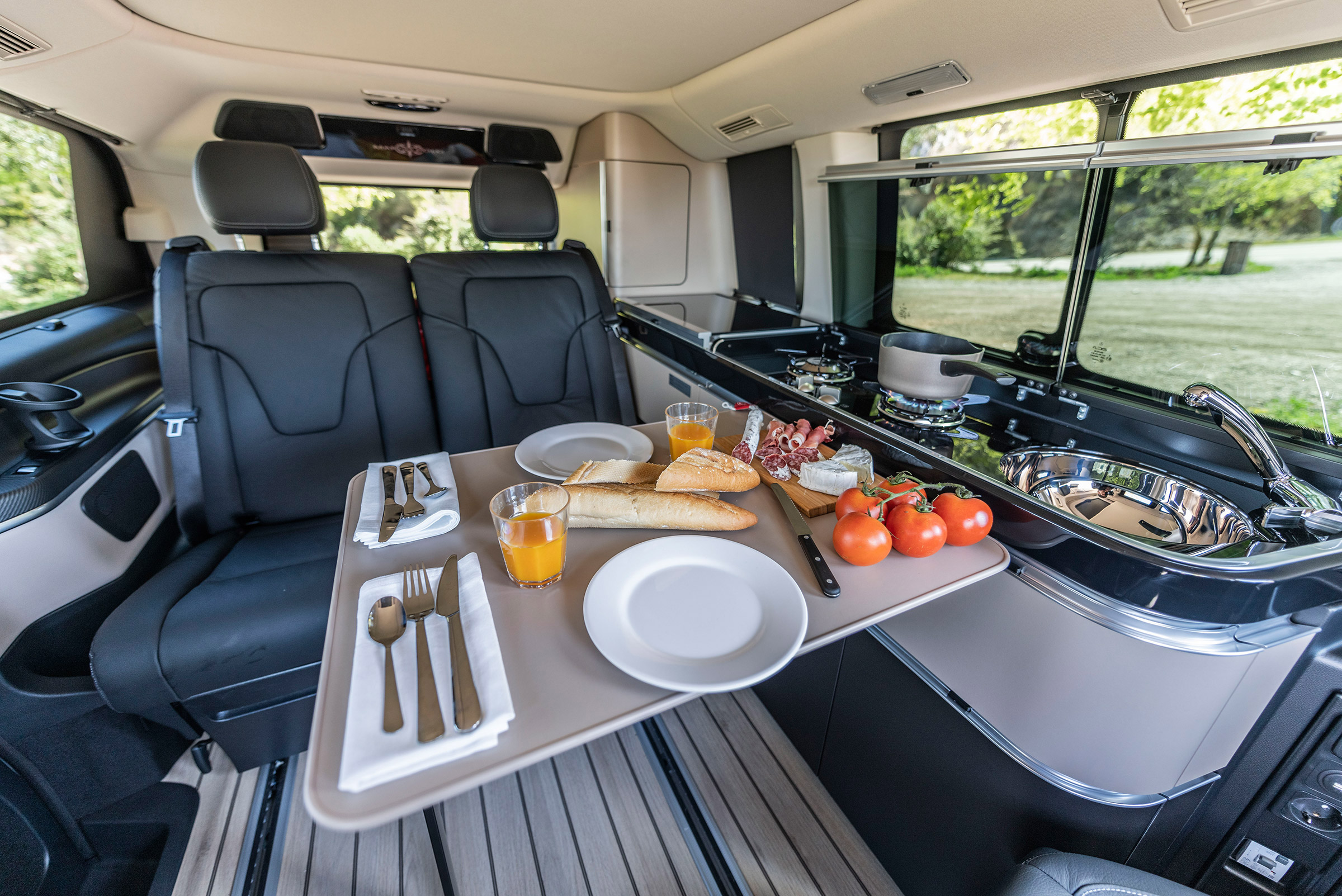 Mercedes V-Class Marco Polo - table
