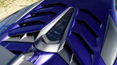 Lamborghini Aventador SVJ - engine