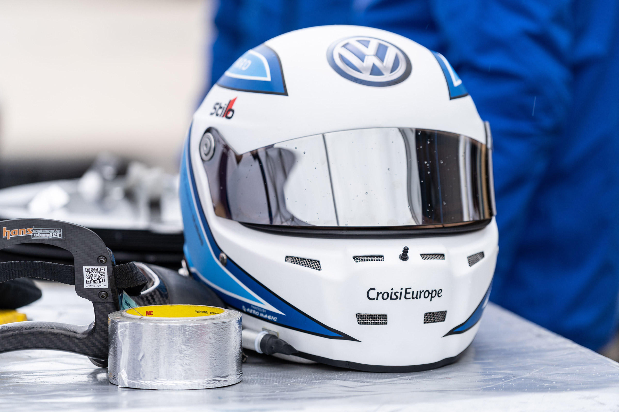 Volkswagen ID. R - helmet