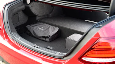 Mercedes E 300 e - boot