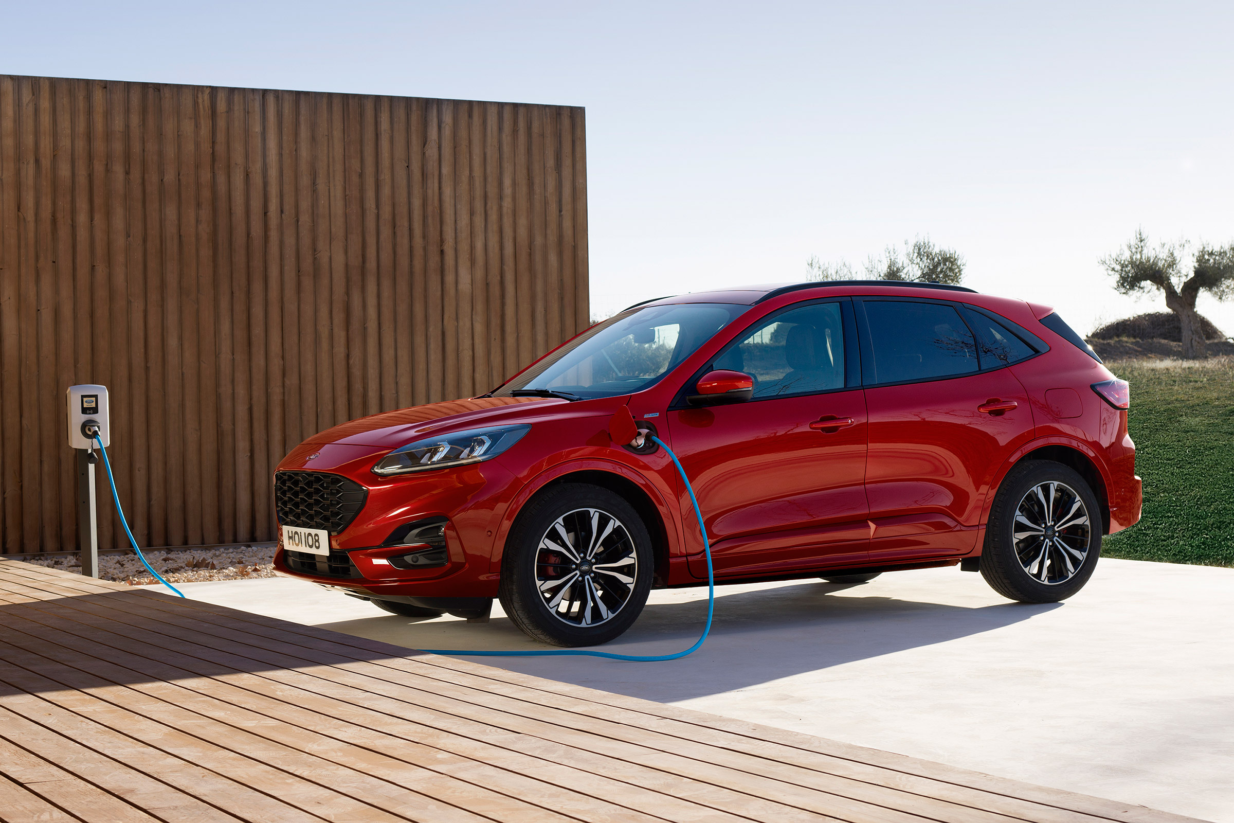 Ford Kuga - charging