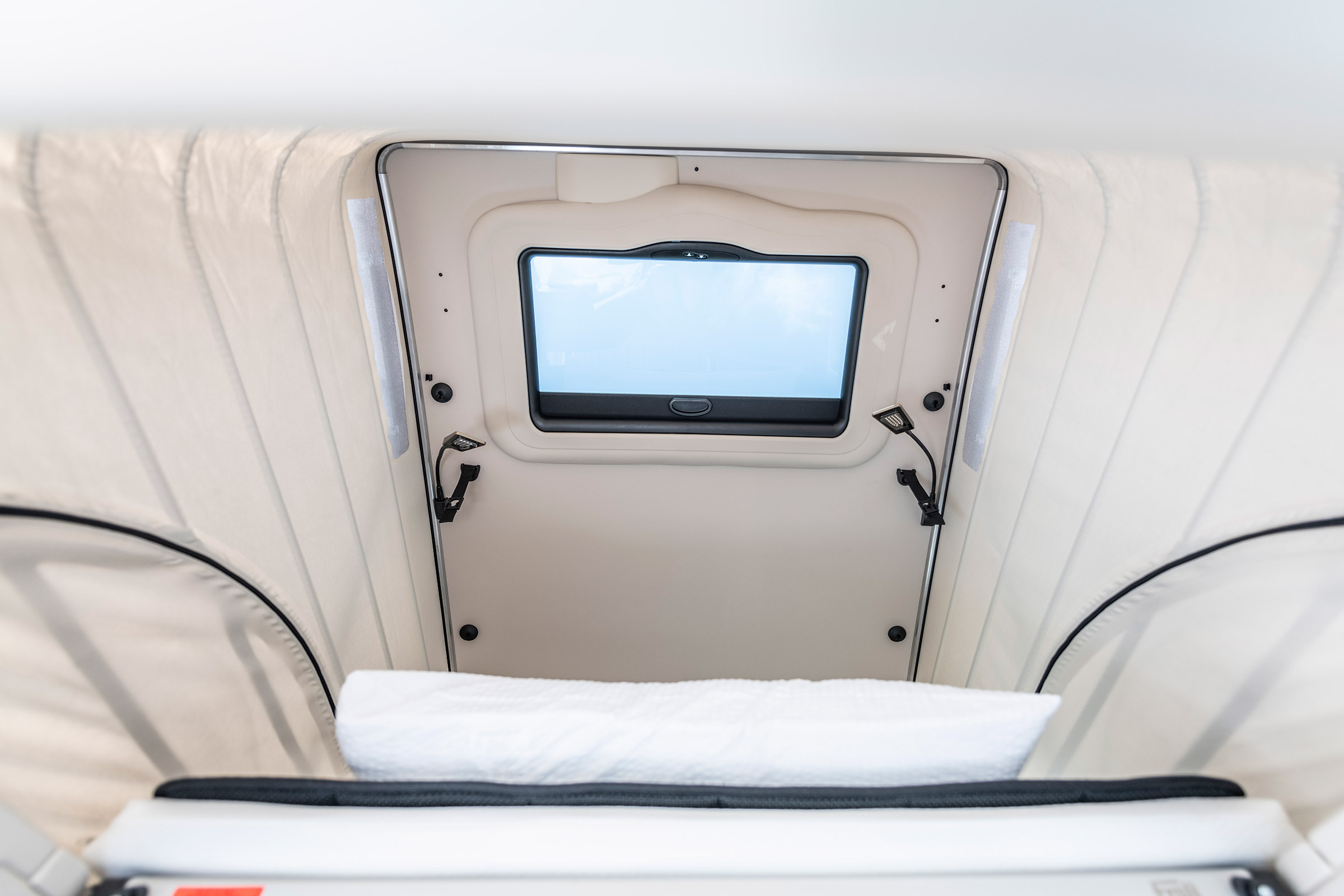 Mercedes V-Class Marco Polo - roof hatch