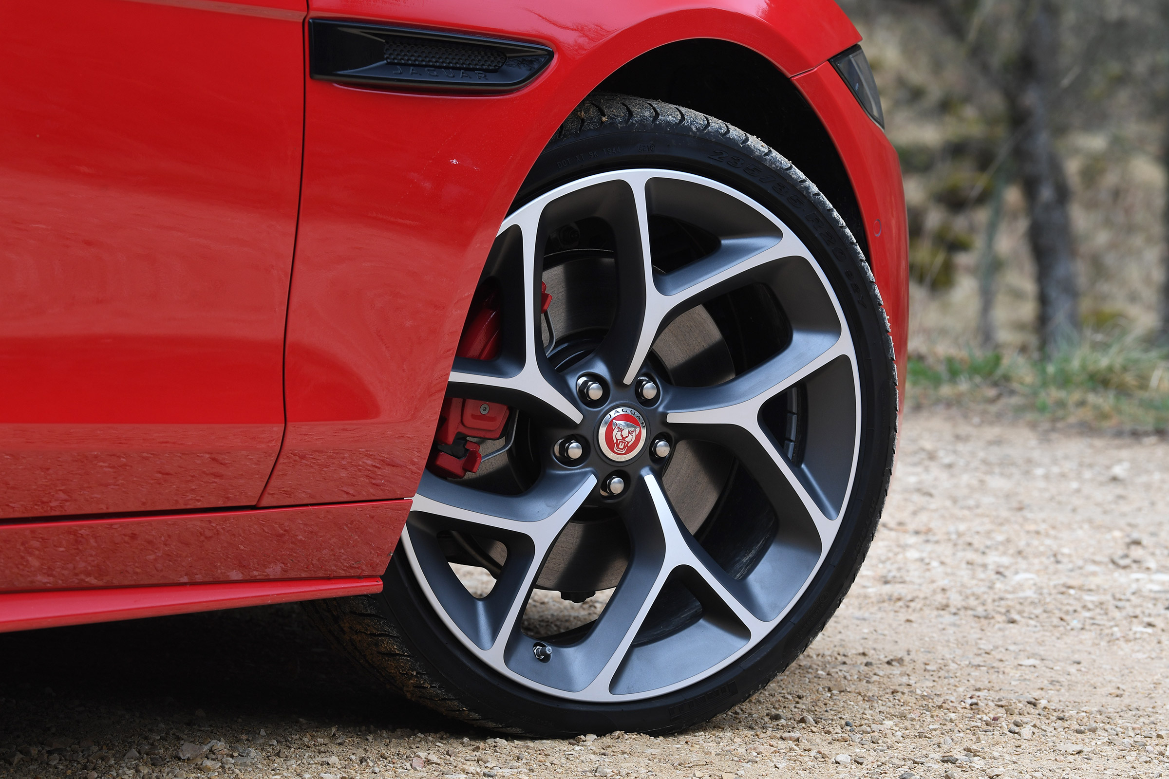 Jaguar XE - wheel