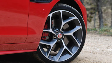 Jaguar XE - wheel