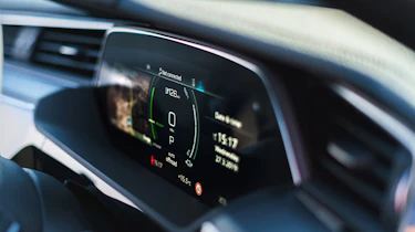 Audi e-tron - screen