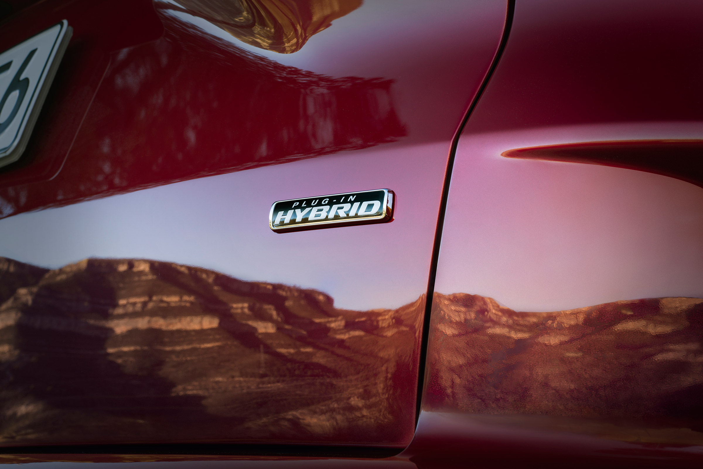 Ford Kuga - Hybrid badge