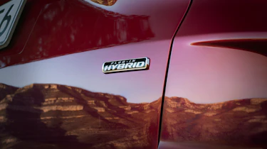 Ford Kuga - Hybrid badge