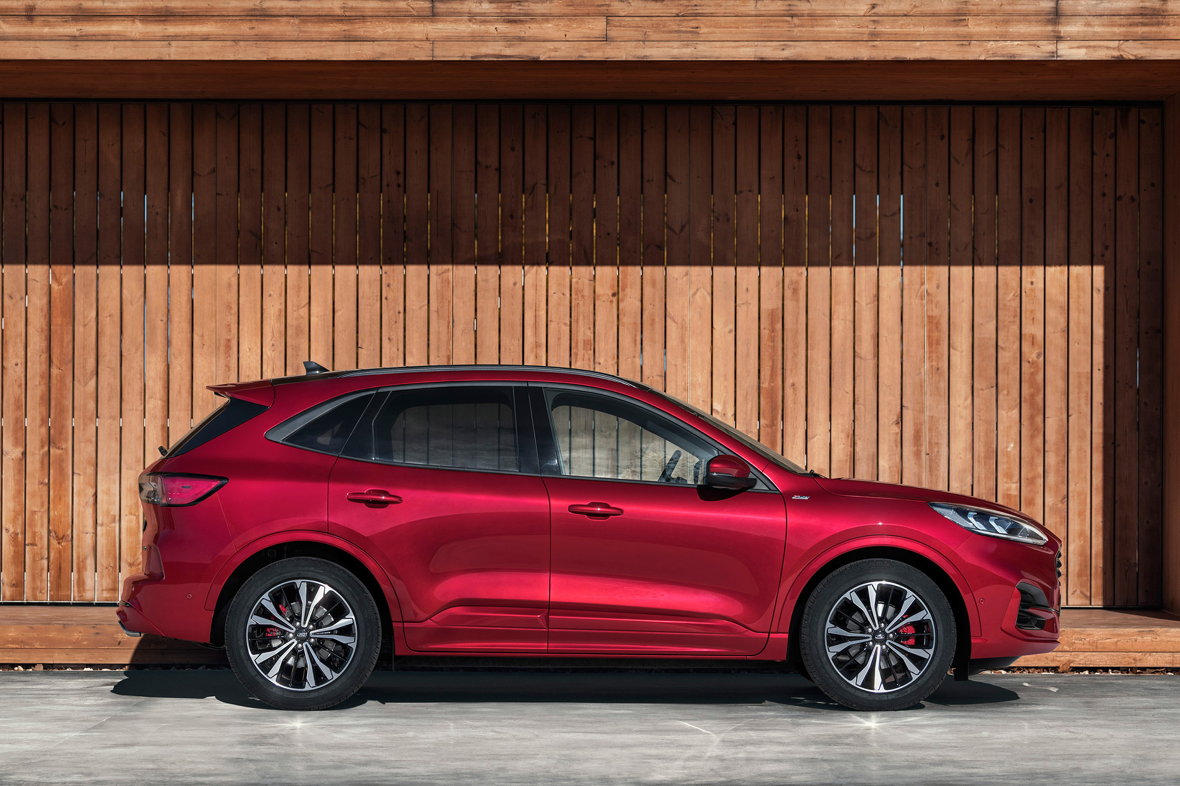 Ford Kuga - side static
