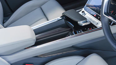 Audi e-tron - centre console