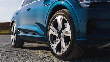 Audi e-tron - side profile
