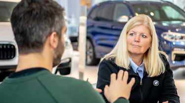 BMW SUVs feature - Rich interviewing Sherry McCraw